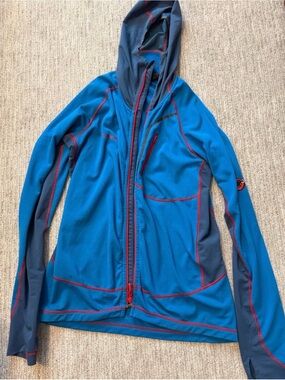 Mammut mens blue and Slate Hooded Softshell Jacket with Red Trim